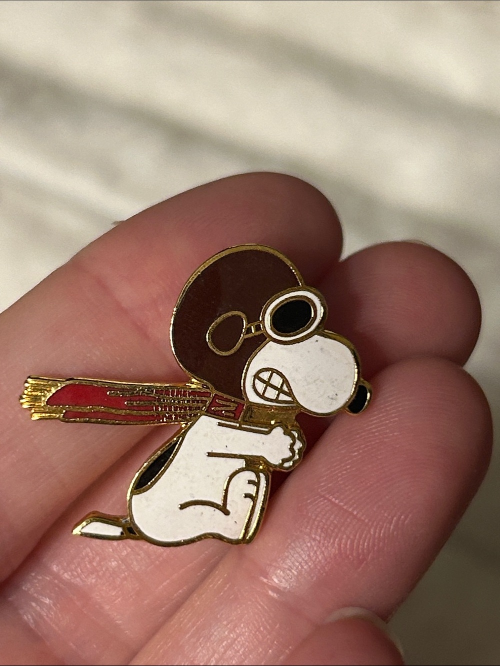 Snoopy Enamel Pin - Flying Ace Design in White, Brown & Red - Picture 3 of 3